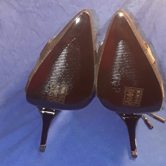 AZALEA WANG  FALLEN OLYMPUS HAS  STILETTO BOOTIE IN BLACK / WHITE - Picture 6 of 7